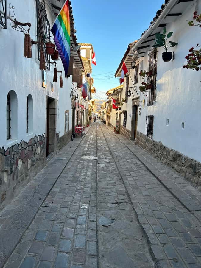 Cusco's historical tour and San Pedro Market bites - Starting in the Plaza de Armas zone: where Cusco’s two worlds overlap