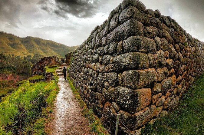 Cuzco city tour - Tambomachay: Inca baths and the cult of water
