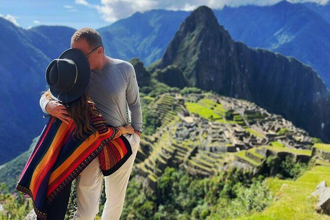 Cyberday Machu Picchu tour By Train 1 Day / Travel until December - The Ollantaytambo to Aguas Calientes train: Views, snacks, and momentum