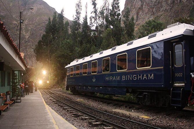 Day Trip to Machu Picchu By Train - The bus up to Machu Picchu: short ride, big impact