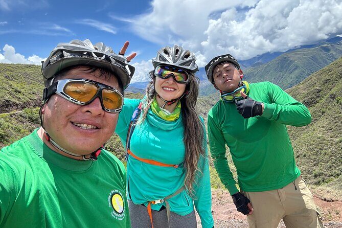 Death Road Peru, Mountain Bike Tour on the Most Dangerous Road - The 4:30 am Cusco Start: Pickup Beats Chaos