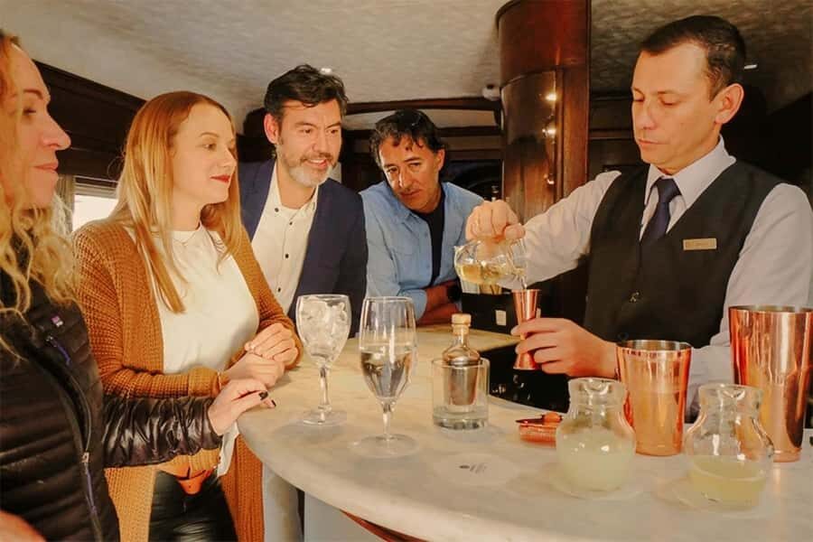 Excursion Cusco - Puno - Titicaca Observatory Train - Restaurant Car and Bar Car: The Meal Plan That Makes 10 Hours Work