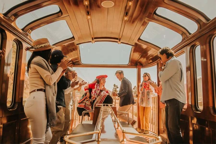 Excursion Cusco - Puno - Titicaca Observatory Train - The Route Experience: Crossing the Andes Between Cusco and Puno