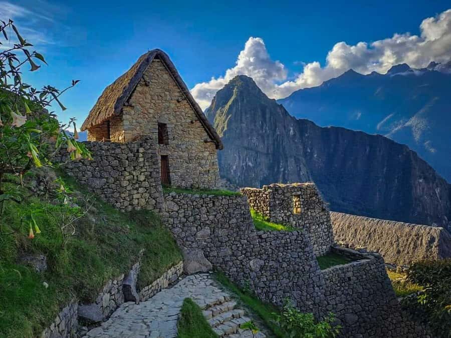 Excursion from Cusco to Machu Picchu + Entrance Tickets Incl - Ollantaytambo to Aguas Calientes: panoramic train comfort that matters