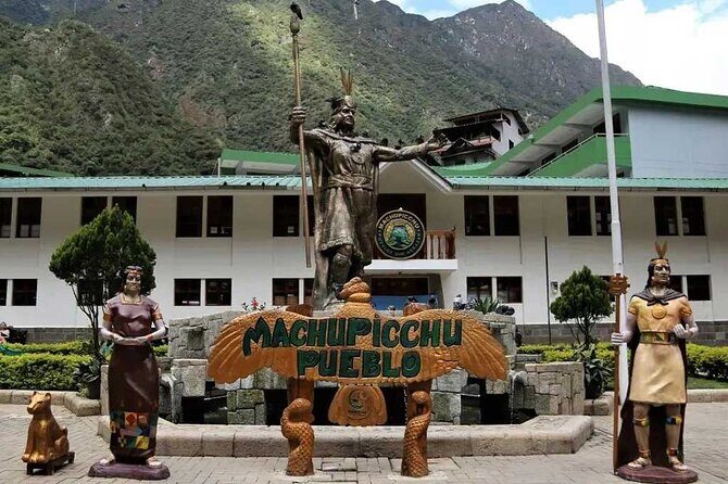 Excursion to Machupicchu from Cusco || Private Service || - Ollantaytambo: bus time that sets up the train