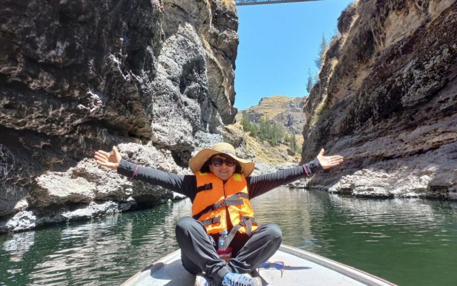 Four Lagoons and Q<code>eswachaka bridge tour full day – Asnacocha Lagoon and Pampamarca Lagoon: the calm stretch that balances adrenaline’ /><br />
The next stops are <strong>Laguna Asnacocha</strong> and <strong>Laguna Pampamarca</strong>. Both are set up with photo stops and guided interpretation, with around <strong>40 minutes</strong> at each.</p>
<p><p>These last two lagoons are the balancing act. After the excitement of the Inca-bridge part later, the lagoons are the quiet reset: wide views, slower breathing, and that steady Andean hush where you hear more than you think you will.</p>
</p>
<p><p>One review detail that matters for your expectations: there can be some walking steps during the day, and altitude can make even short routes feel steeper than they look. You don’t need to power-walk. The best strategy is to move slowly, take breaks, and stay hydrated.</p>
</p>
<h2 id="tupac-amaru-ii-where-the-day-adds-real-political-weight">Tupac Amaru II: where the day adds real political weight</h2>
<p><img width="900" height="562" decoding="async" src=