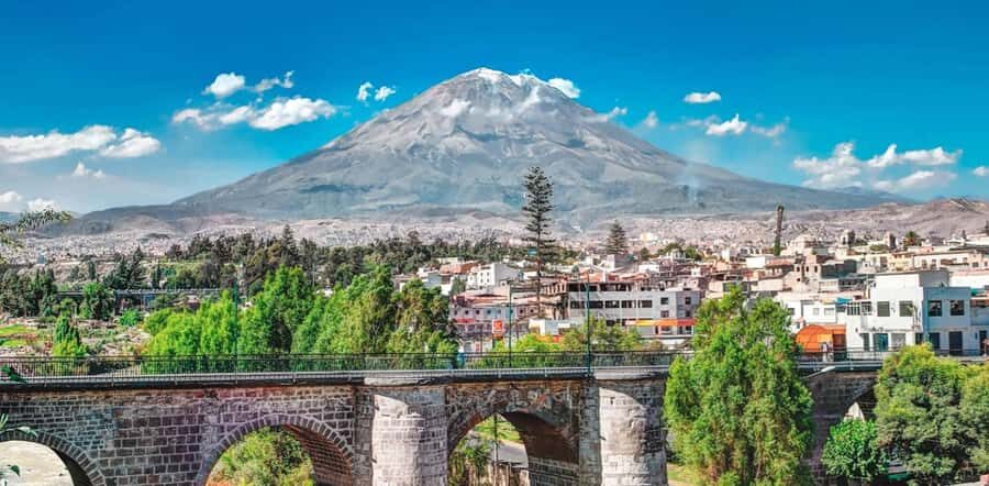 From Arequipa: Mirabus City Tour | Yanahuara Viewpoint | - Yanahuara viewpoint: a second angle that makes photos easier