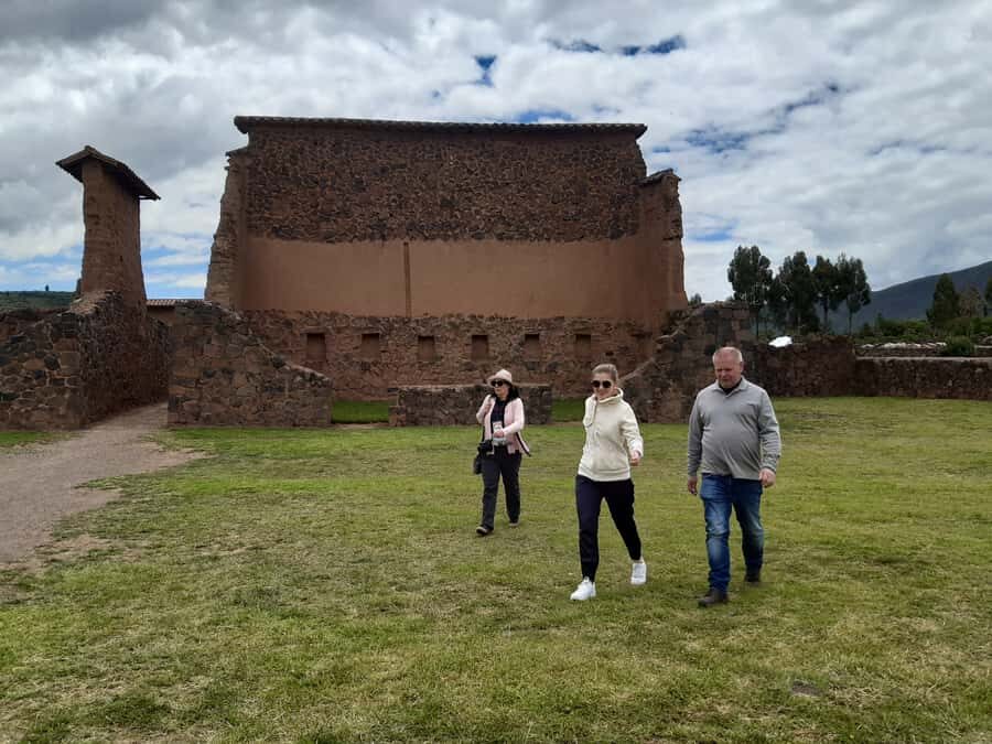 From Cusco: Lake Titicaca with a visit to Uros and Taquile - Starting From Cusco: The Altiplano Drive That Sets the Mood