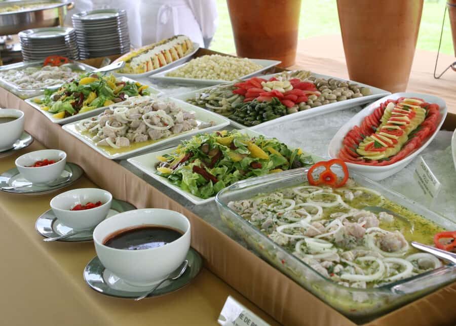 From Cusco: Lake Titicaca with a visit to Uros and Taquile - Sicuani Lunch Break: A Buffet That Keeps You Moving