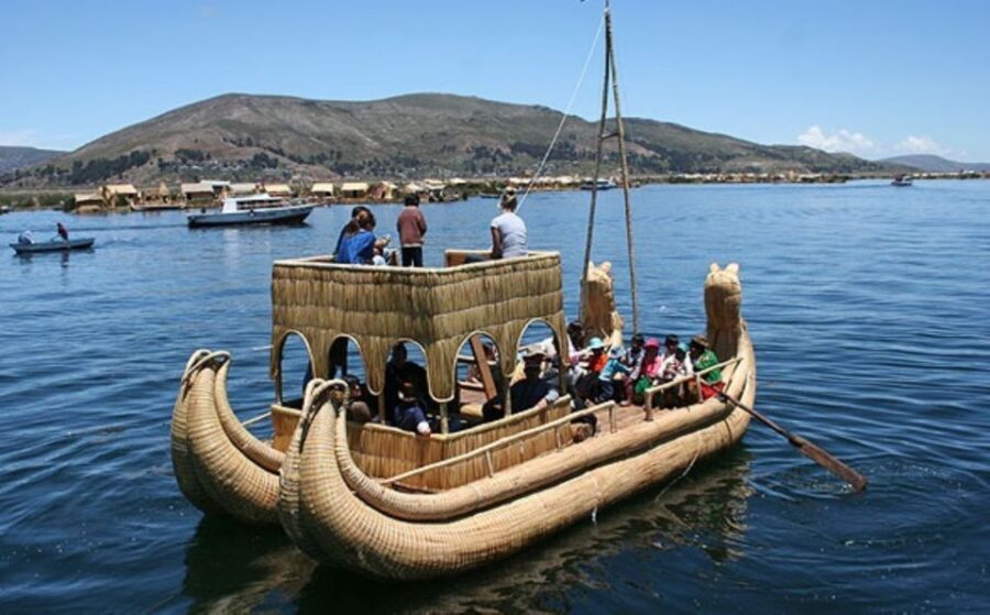 From Cusco: Lake Titicaca with a visit to Uros and Taquile - Port of Puno to Uros: Reed Islands and a Culture Demonstration