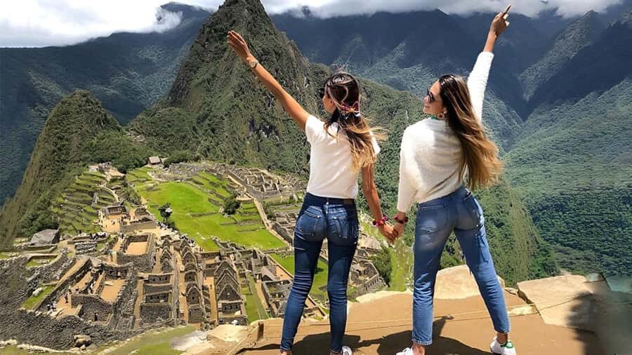 From Cusco: Machu Picchu Tour with Hiking Ticket - Early Cusco pickup and the Sacred Valley road to Ollantaytambo