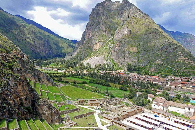 From Cusco: Sacred Valley and Machu Picchu by Train 2-Day - Day 2 Machu Picchu: bus up, passport-checked entrance, then a guided route you can follow