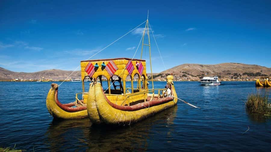 From Cusco: Uros Excursion to Uros Island - Taquile + Lunch. - The overnight Cusco → Puno run: sleep, safety, and expectation setting