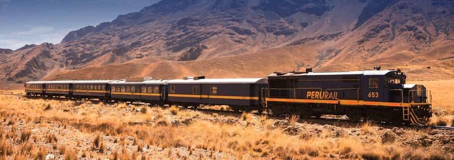 From Puno: Travel to Cusco in Titicaca Train All Inclusive - Abra de la Raya and La Raya market: the stops that add texture