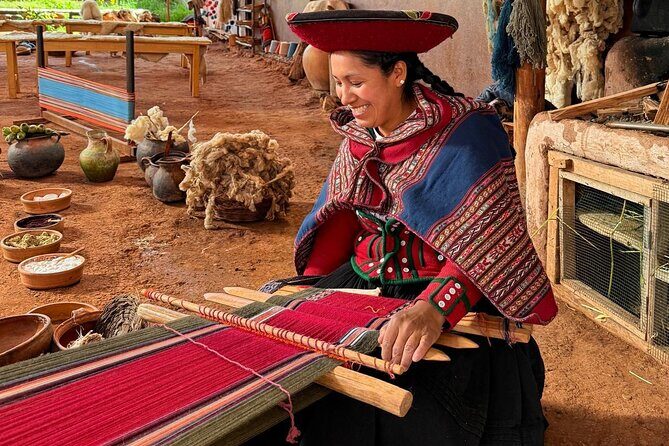 From the Sacred Valley: Salt Mines & Moray - Private tour - Chinchero Textiles: How alpaca wool becomes color