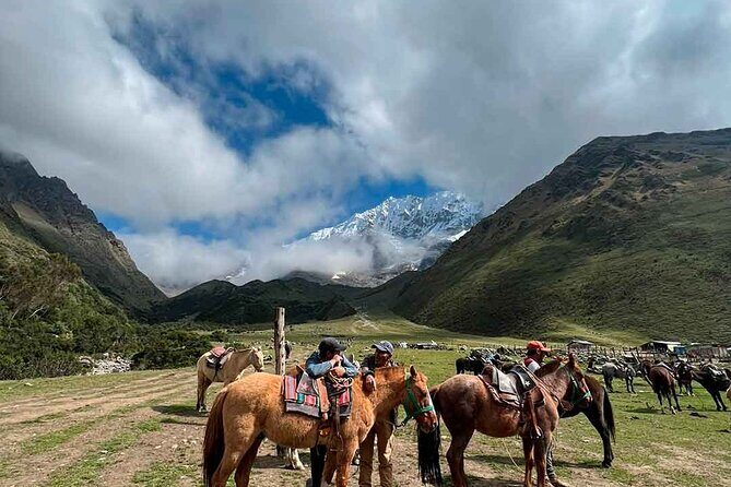 Full Day Humantay Lake - Soraypampa stop: breakfast and the moment you switch into hiking mode