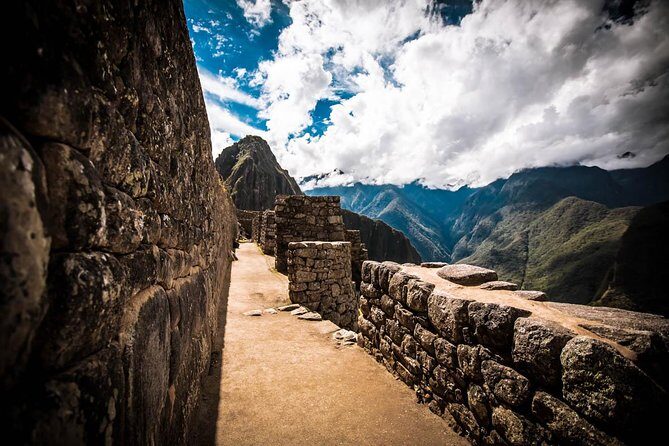 Full-Day Machu Picchu Tour From Cusco - Lunch at Cafe Inkaterra: convenient, not an afterthought