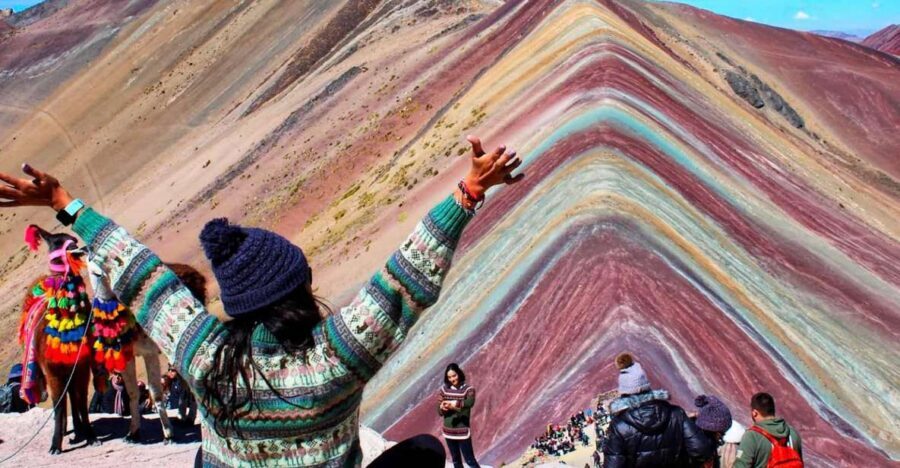 FULL DAY| MOUNTAIN OF COLORS ON HORSEBACK - The guide and small group difference: Alex and Alfredo’s style