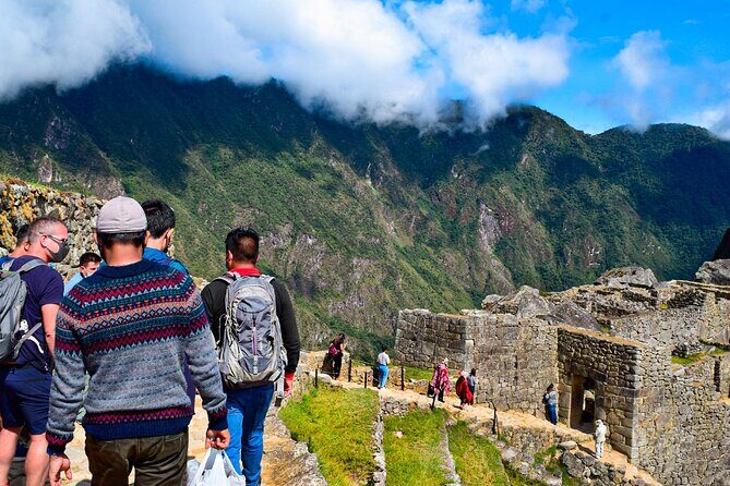 Full-Day Private Tour in Machupicchu with Expedition Train - Key highlights at a glance