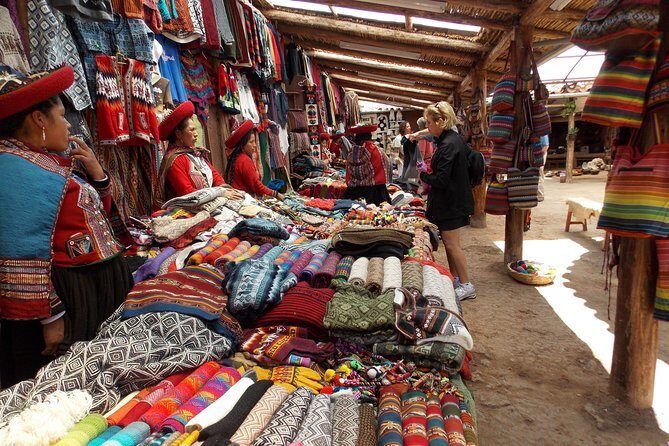 Full Day - Sacred Valley & Ccaccaccollo (Weaving experience) - Ollantaytambo: old streets, real continuity