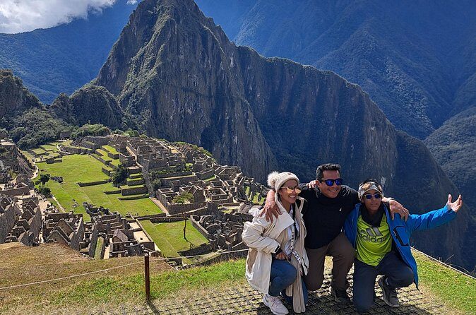 Full day tour in Machupicchu - Temples, terraces, and the Sun Gate: why the guided route matters