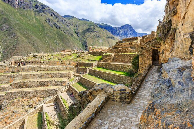 Full Day Tour Sacred Valley of the Incas (Private) - Chinchero and Awanacancha: Textiles, Dyes, and the Artisan Factory Visit