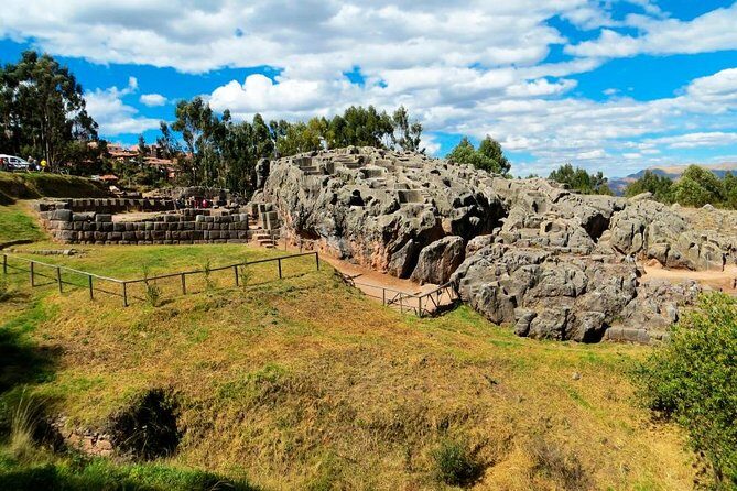 Half day - Cusco City Tour - Private Service - Puka Pucara: reddish stone and military control