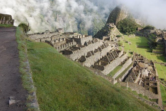 Heidi Sacred Valley and Machupicchu (2 Days) - Ollantaytambo: cobblestone living ruins and the last stop before the train