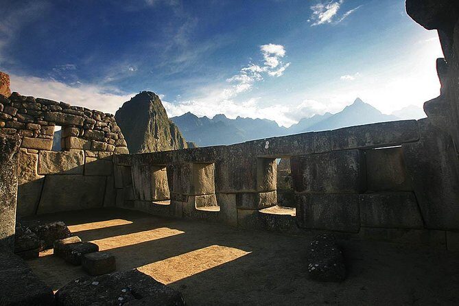 Hire a fluent English speaking and professional Machu Picchu guide - Urban Sector stops: Sacred Rock (Wank’a) and ritual context