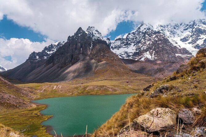 Horseback Riding In Ausangate 7 Lakes Full Day - Private - Safety and guide support: what a smooth day feels like
