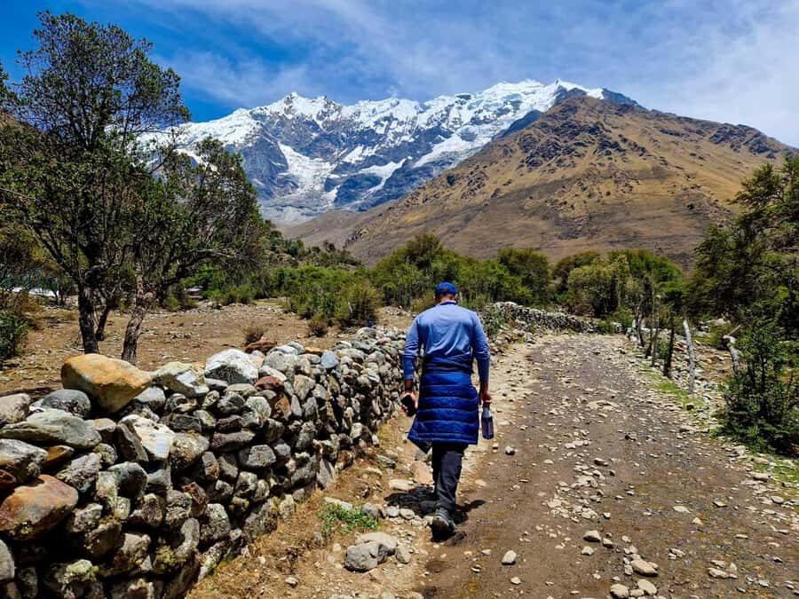 Humantay Lake – Tour with Guide, Breakfast & Lunch - Soraypampa and the hike: moderate length, real altitude, smart pacing