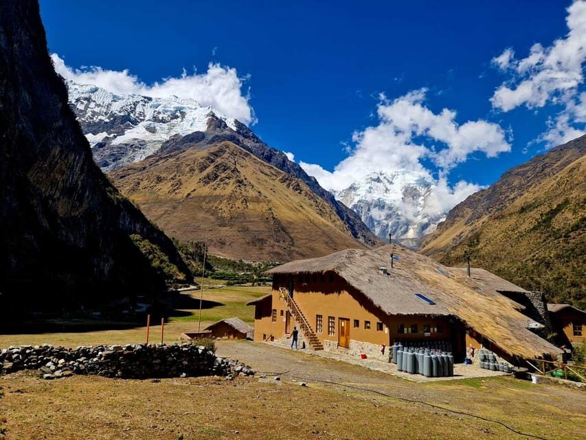 Humantay Lake – Tour with Guide, Breakfast & Lunch - Mollepata lunch and the long return: refuel first, then relax