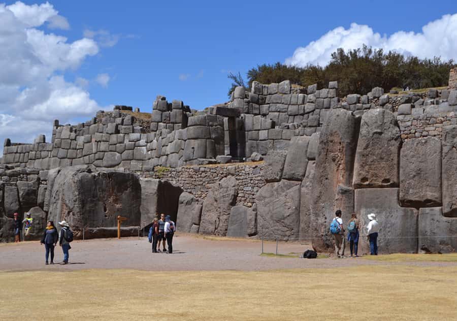 In Cusco: Saqsaywaman, Qenqo, Pukapukara, Tambomachay. - Qoricancha: the Temple of the Sun and why it still feels central