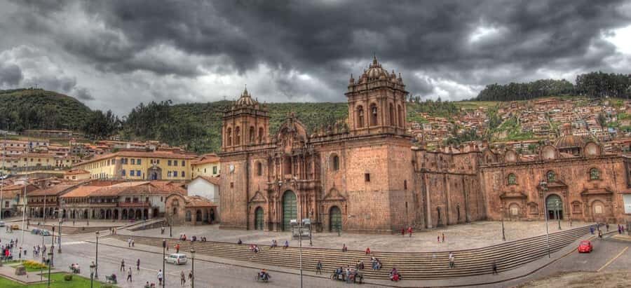 In Cusco: Saqsaywaman, Qenqo, Pukapukara, Tambomachay. - Timing, buses, and why the group schedule matters in Cusco