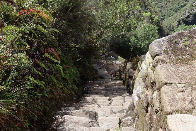 Inca trail 4 days to Machu Picchu - Entering the Inca Trail from Cusco: the 4:30 a.m. start makes sense