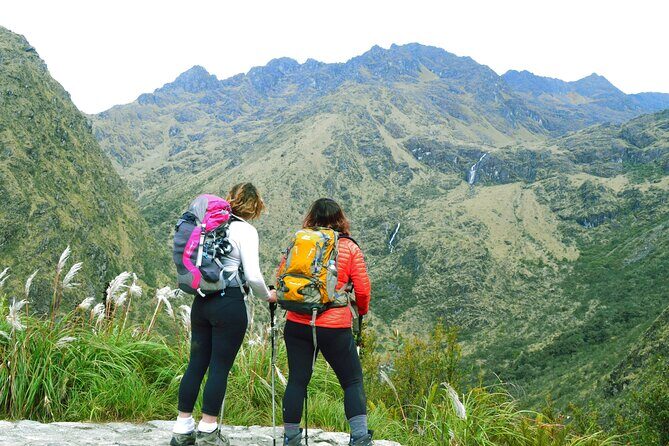 Inca Trail hike 4 days to Machu Picchu with panoramic Train - Day 1 from KM 82 to Ayapata: first ruins, first camp view