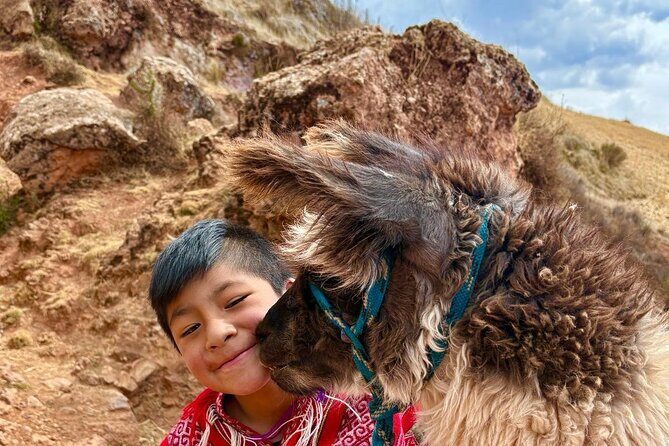 Llama & Alpaca Experience (Cusco Region): ANDEAN COLORS - Weather, clothing, and small on-the-ground realities