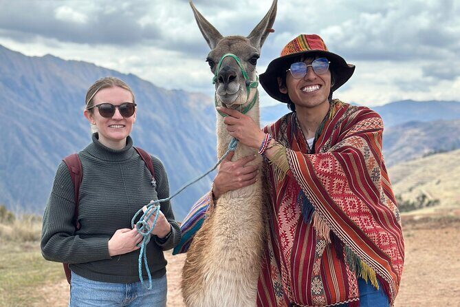 Llama & Alpaca Experience (Cusco Region): ANDEAN COLORS - The mountain walk: calm pace, real views, and smart photo timing