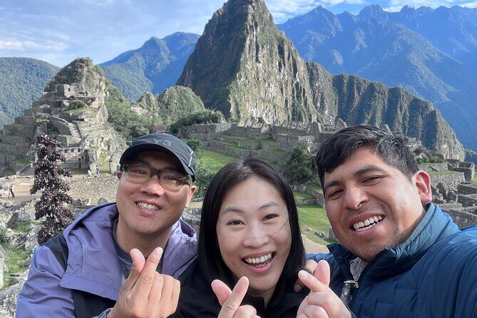 Lost Inca Trail to Machu Picchu - Machu Picchu at 5 a.m.: guided sunrise plan and Temple of the Sun