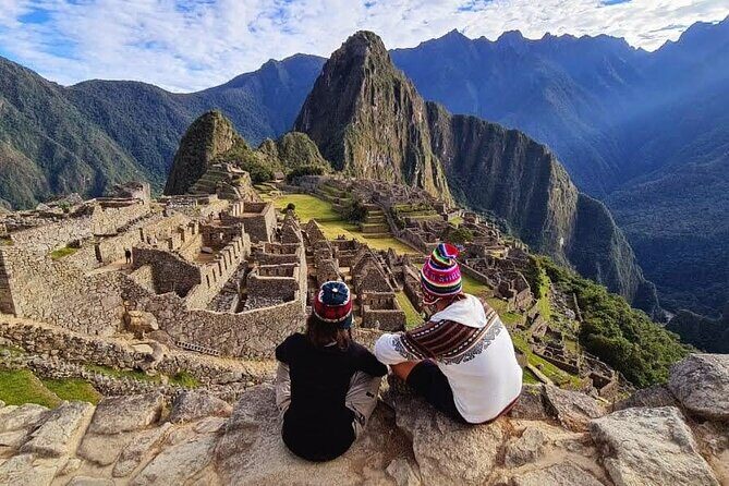 Machu Picchu 1 Day by Train from Cusco - Guides, communication, and how the day stays on track