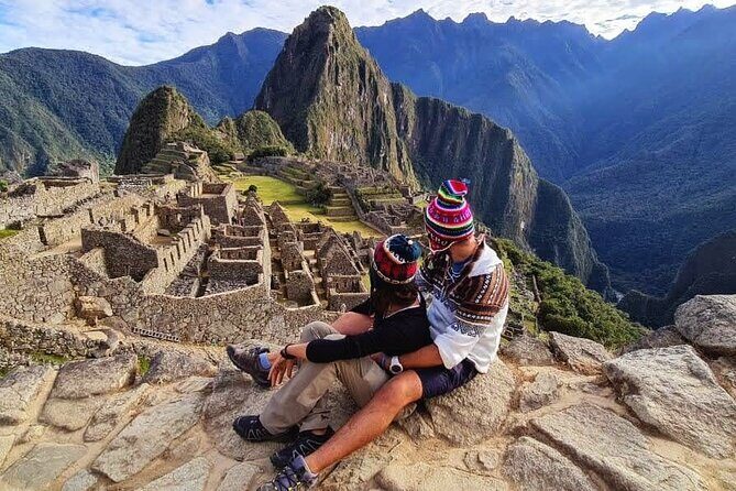 Machu Picchu 1 Day by Train from Cusco - The train ride into Aguas Calientes: a slow-motion arrival