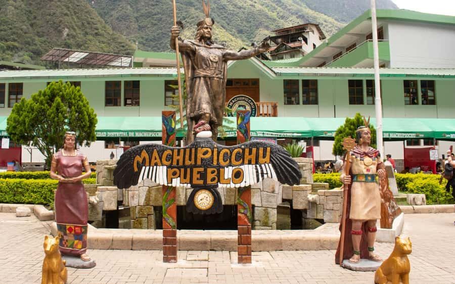 Machu Picchu: 1-day tour by Vistadome Observatory train - Guided circuit at Machu Picchu: what you’ll likely see in 2.5 hours