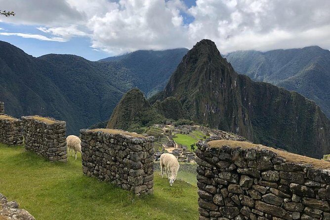 Machu Picchu and Sacred Valley Overnight Tour - Ollantaytambo Ruins at 9,200 ft: The Sacred Valley Anchor