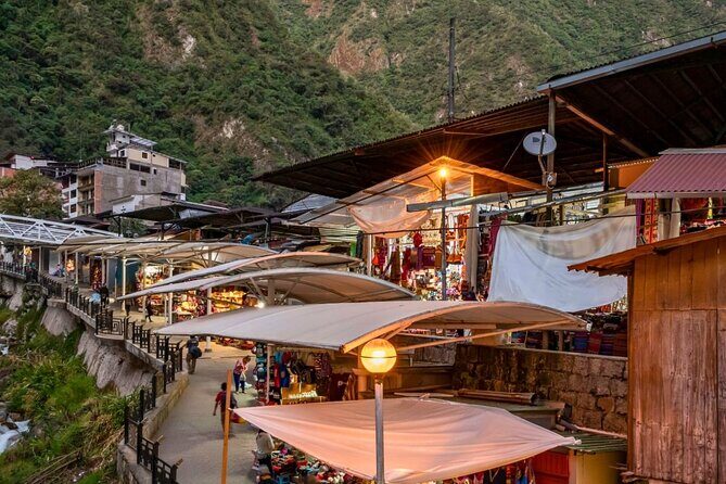 Machu Picchu by Car 2 Day Scenic Adventure - Hidroeléctrica to Aguas Calientes: the 10 km Vilcanota River hike