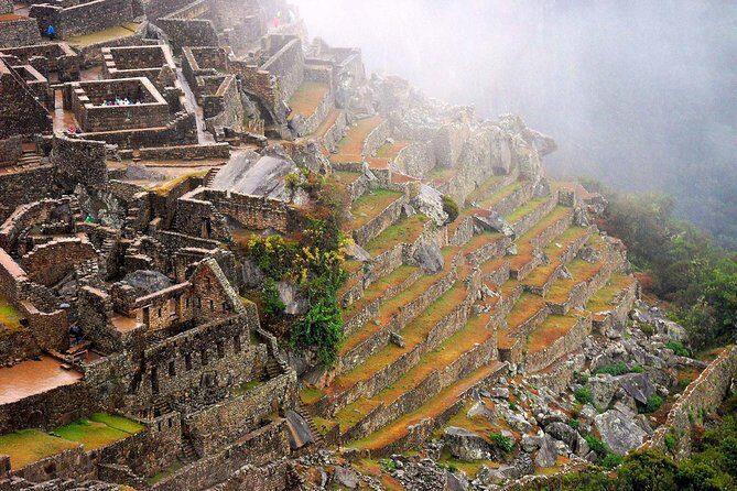 Machu Picchu By Car (2 Days) - Walking vs the bus: which option fits your legs?