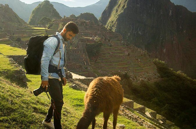 Machu Picchu Day Tour from Cusco by Train – Small Group - The return: lunch time, shops, and getting back to Cusco