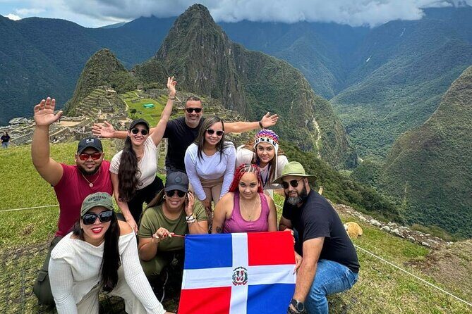Machu Picchu EN 1 Day Tour from Cusco Private Service - Getting back to Cusco by train and private transport