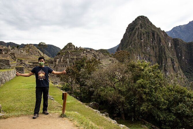 Machu Picchu Full-Day Tour from Cusco with Train, Bus, Tour Guide - Machu Picchu Pueblo Free Time: Lunch, Souvenirs, and a Breather
