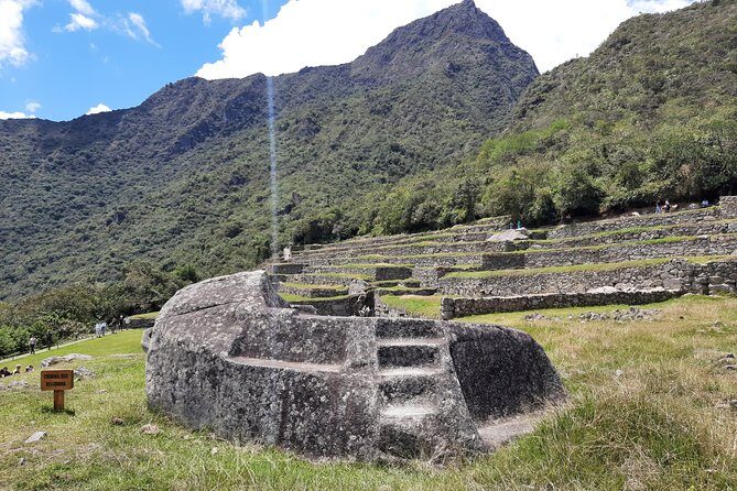 Machu Picchu Full Day Trip by Train from Cusco - Train to Aguas Calientes: your reset before the citadel