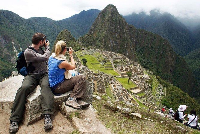 Machu Picchu in one day - Descending to Aguas Calientes for Lunch: plan for the cost